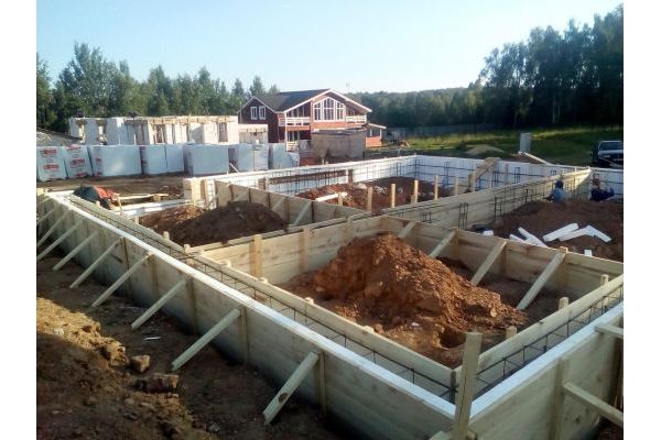 Заливка фундамента в Киеве