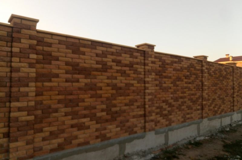 Забор кирпичный, СКАЛА